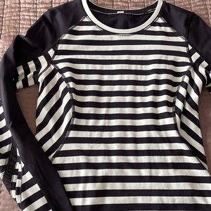 Lululemon Apex Stripe ,Fresh Teal/Black , Vintage , Size 6